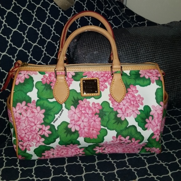 dooney and bourke hydrangea wallet